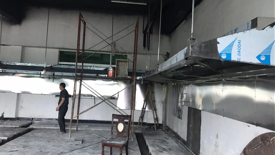 广东佳裕餐饮管理服务是一家专业承包大中型企事业单位,工厂